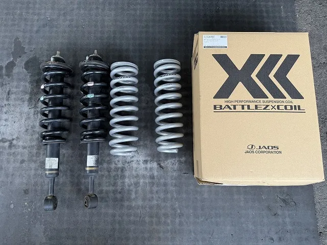 滋賀オートライフハノ　トヨタ「ハイラックス」(125系)のジャオス製リフトアップスプリング交換（フロント）
