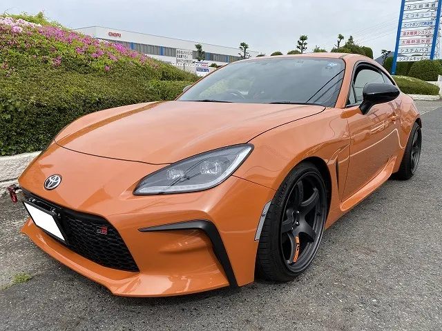 滋賀オートライフハノ　トヨタ「GR86」(ZN8)にレイズ「57CR」9.5J-18インチ+38のアルミ装着