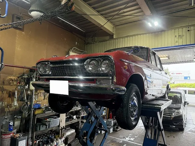 滋賀オートライフハノ　プリンススカイライン(S54A)の中間マフラー製作