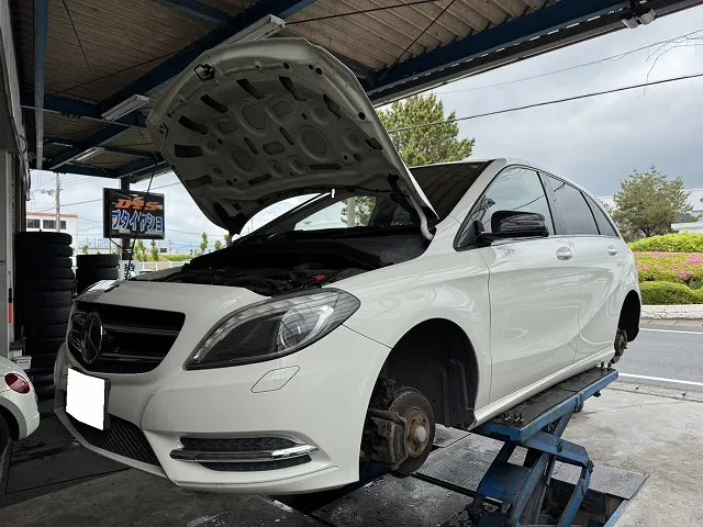 滋賀オートライフハノ　輸入車「ベンツ B180」(W246)の車検＆整備とオイル交換