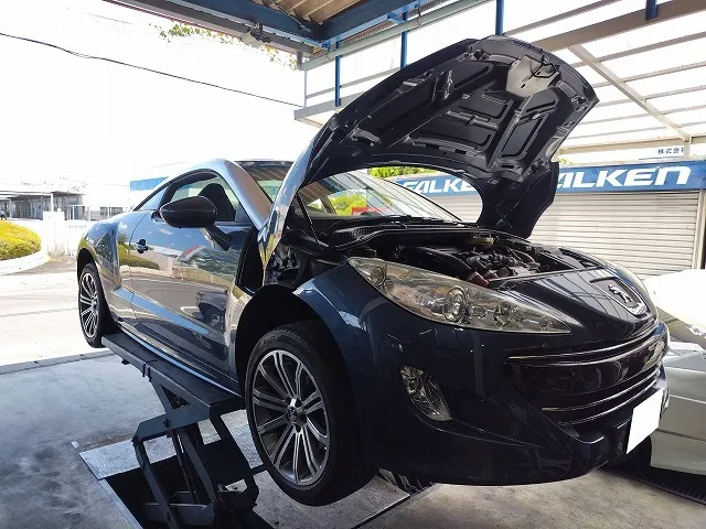 滋賀オートライフハノ　輸入車「プジョー RCZ」のラジエーターファンコントロールユニット交換 ※エアコン効かない＆ファン回らない
