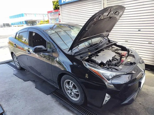 滋賀オートライフハノ　トヨタ「50プリウス」(ZVW50)のウォーターバルブ交換 ※エンジン警告灯点灯