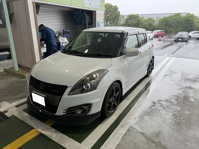 滋賀オートライフハノ　スズキ「スイフトスポーツ」(ZC32S)の車検＆整備とオイル交換