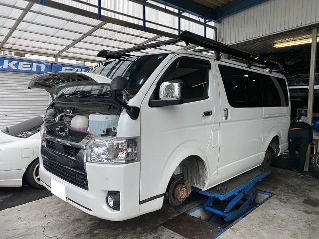 滋賀オートライフハノ　トヨタ「ハイエース」(200系)の車検＆整備とオイル交換