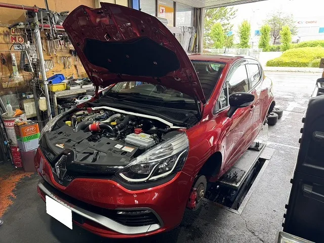 滋賀オートライフハノ　輸入車「ルノー ルーテシア」(RM5M1)の車検＆整備とブレーキフルード交換