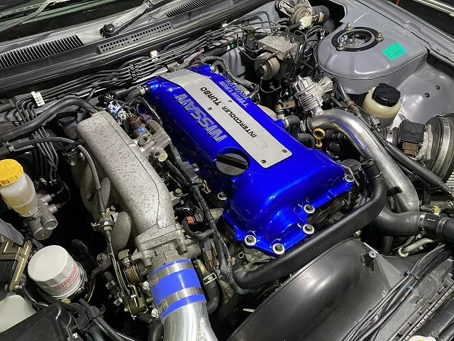 滋賀オートライフハノ　日産「シルビア」(S15)のヘッドカバー塗装とリアアッパーアーム交換＆4輪アライメント調整
