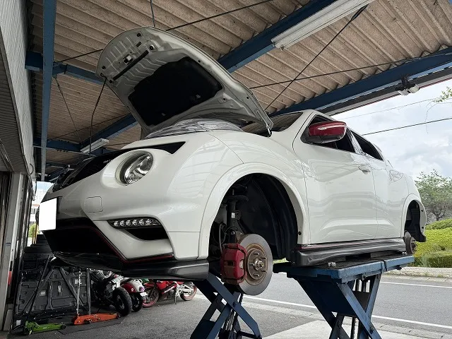 滋賀オートライフハノ　日産「ジューク ニスモ」(NF15)の車検＆整備とブレーキフルード交換