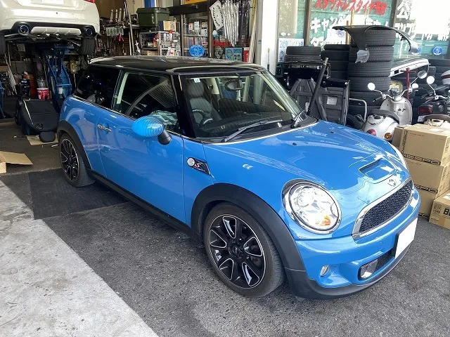 滋賀オートライフハノ　輸入車「MINI」(R56)の持ち込みレカロシート交換（GK100H）※スポーツスター
