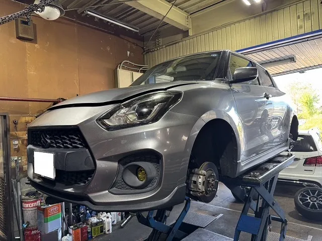 滋賀オートライフハノ　スズキ「スイフトスポーツ」(ZC33S)の車検＆整備とオイル交換