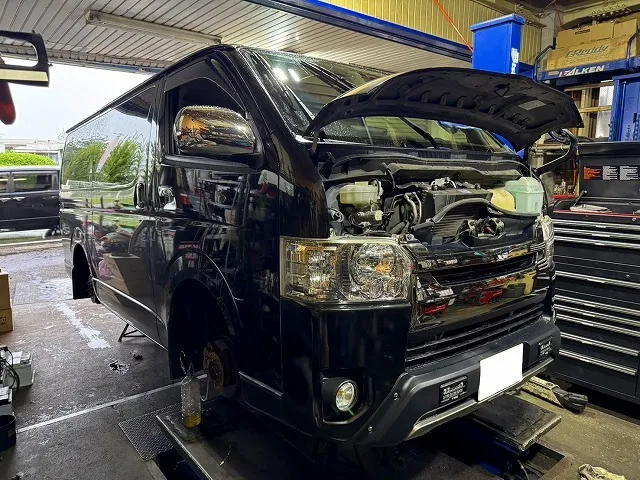 滋賀オートライフハノ　トヨタ「ハイエース」(200系)の車検＆整備とオイル交換