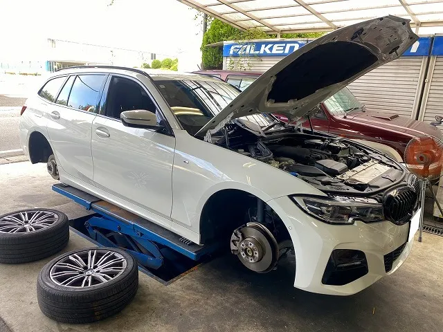 滋賀オートライフハノ　輸入車「BMW 320d」(G21)の車検＆整備とオイル交換