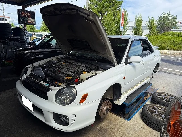 滋賀オートライフハノ スバル「インプレッサ WRX」(GDA)の車検&整備とブーツ交換&カムカバーガスケット交換