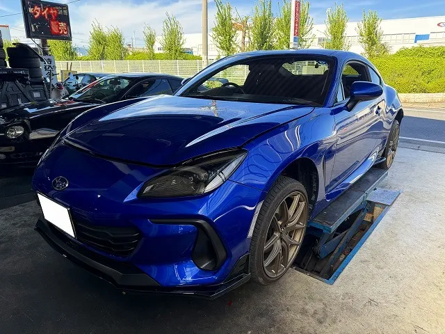 滋賀オートライフハノ　スバル「BRZ」(ZD8)の持込エキマニ交換(非等長)とオイルストレーナー洗浄