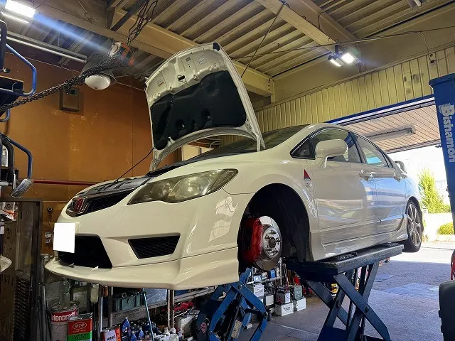 滋賀オートライフハノ　ホンダ「シビック タイプR」(FD2)のクラッチ交換と消耗部品交換