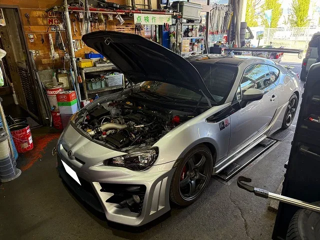 滋賀オートライフハノ　スバル「BRZ」(ZC6)のオルタネーター交換 ※バッテリー警告灯点灯