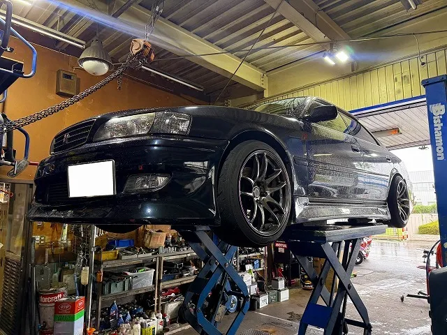 滋賀オートライフハノ　トヨタ「チェイサー ツアラーV」(JZX100)の触媒交換（サード スポーツキャタライザー）